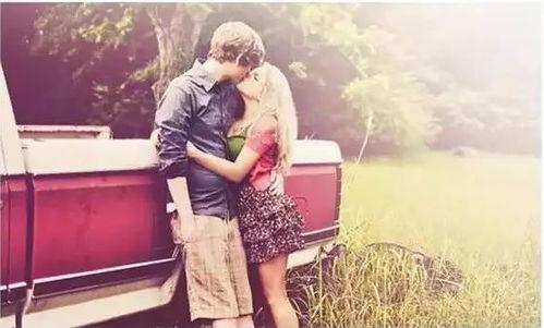 街拍国产搭讪接吻视频